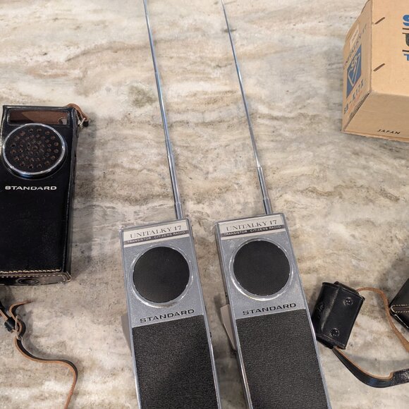 Vintage Standard Unitalky 17 Transistor Band Citizen's Radio"s SR-K17X unused - Picture 2 of 16